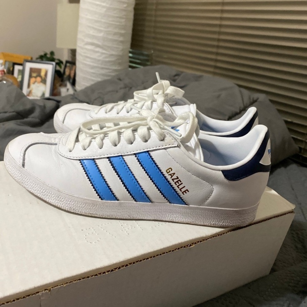 Adidas gazelle 

Women’s 9/Mens 7